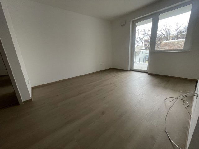 Kiadó téglalakás, albérlet, Debrecenben 419 E Ft / hó, 3 szobás