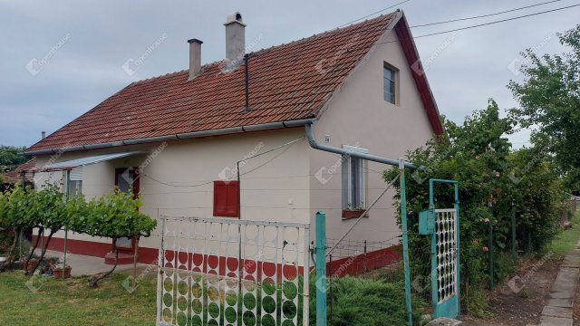 Eladó családi ház, Vésztőn 14.6 M Ft, 4 szobás