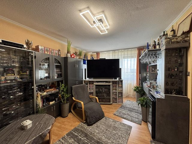 Eladó panellakás, Budapesten, III. kerületben 63.5 M Ft