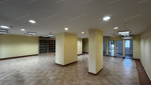 Kiadó üzlethelyiség, Nyíregyházán 350 E Ft / hó, 3+1 szobás