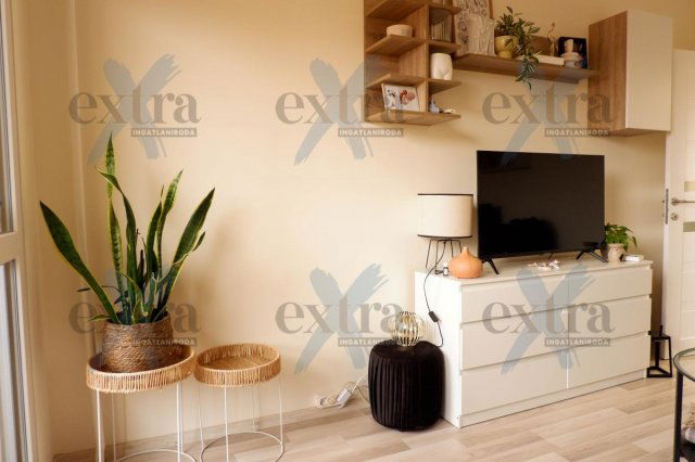 Eladó panellakás, Szegeden 54.9 M Ft, 2 szobás