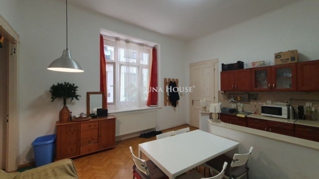 Eladó téglalakás, Budapesten, VI. kerületben 77.5 M Ft, 3 szobás