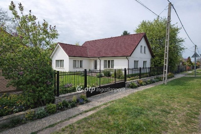 Eladó családi ház, Érden 90 M Ft, 3+2 szobás