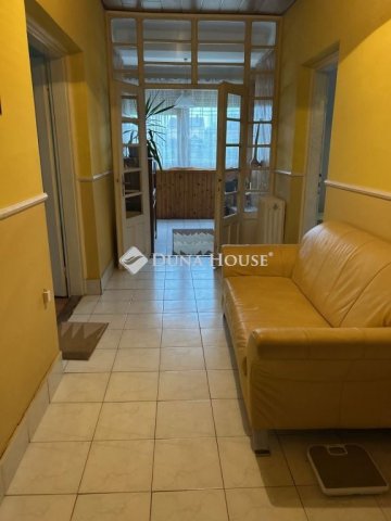 Eladó családi ház, Bősárkányon 41.9 M Ft, 2 szobás