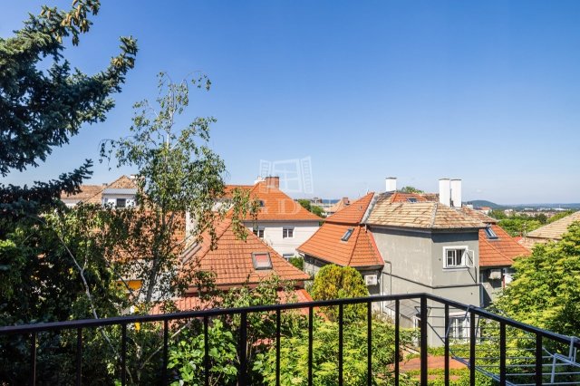 Eladó téglalakás, Veszprémben 66.5 M Ft, 3 szobás