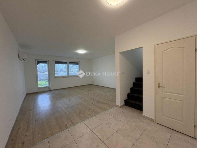 Eladó családi ház, Újlengyelen 79.9 M Ft, 5 szobás