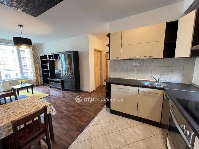 Kiadó téglalakás, albérlet, Budapesten, VIII. kerületben