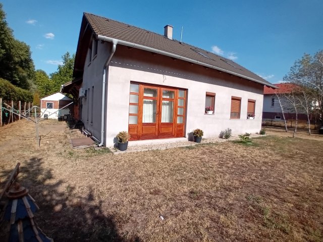 Eladó családi ház, Baján, Mérleg utcában 69.99 M Ft