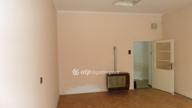 Eladó téglalakás, Nagykanizsán 34 M Ft, 3 szobás