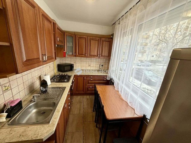 Eladó panellakás, Debrecenben 65.6 M Ft, 4 szobás