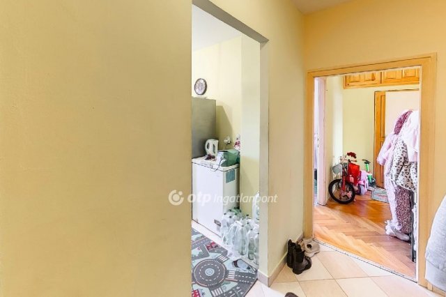 Eladó téglalakás, Oroszlányban 29.5 M Ft, 2+1 szobás