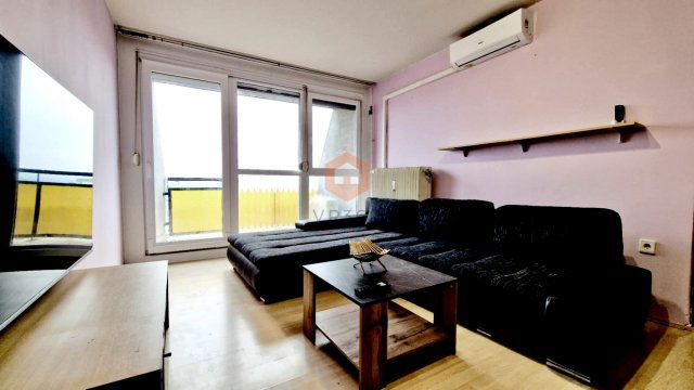 Kiadó panellakás, albérlet, Pécsett 250 E Ft / hó, 3 szobás
