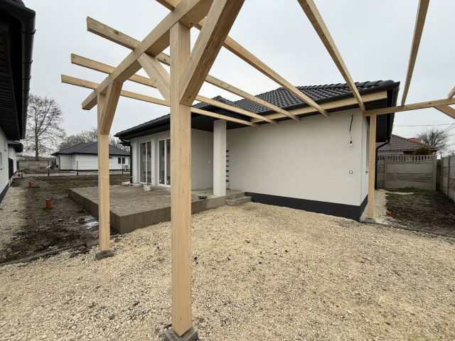 Eladó családi ház, Bicskén 98 M Ft, 4 szobás