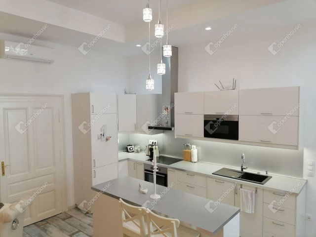 Kiadó téglalakás, albérlet, Győrött 265 E Ft / hó, 3 szobás