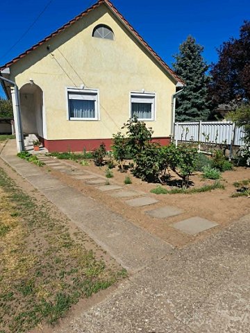 Eladó családi ház, Nyíregyházán 61.5 M Ft, 3 szobás