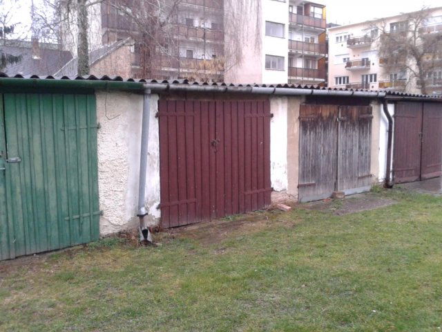 Eladó garázs, Kaposváron, Gróf Apponyi Albert utcában 6.2 M Ft