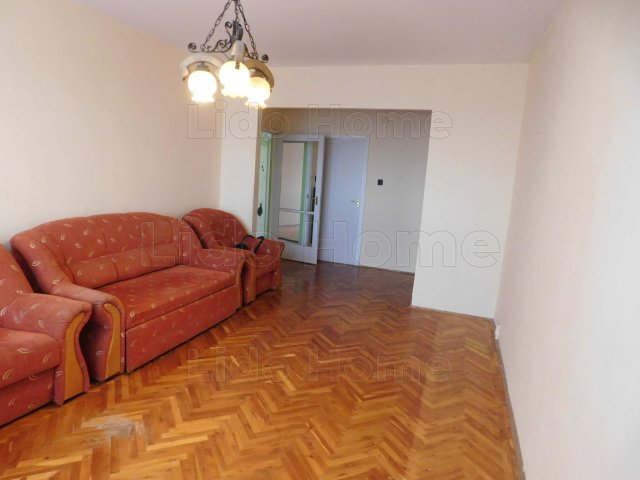 Eladó panellakás, Székesfehérvárott 63.999 M Ft, 3+1 szobás