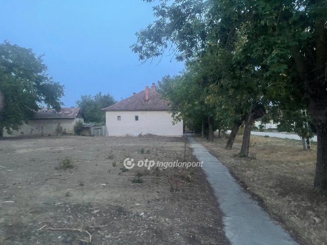 Eladó telek, Szarvason 18 M Ft / költözzbe.hu