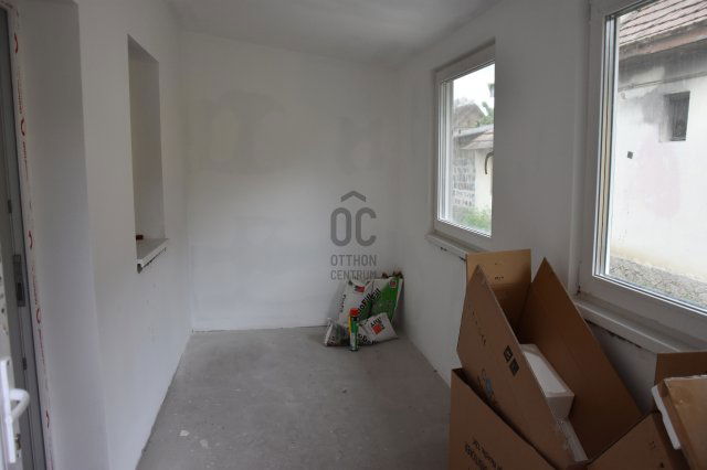 Eladó családi ház, Majosházán 129 M Ft, 6 szobás