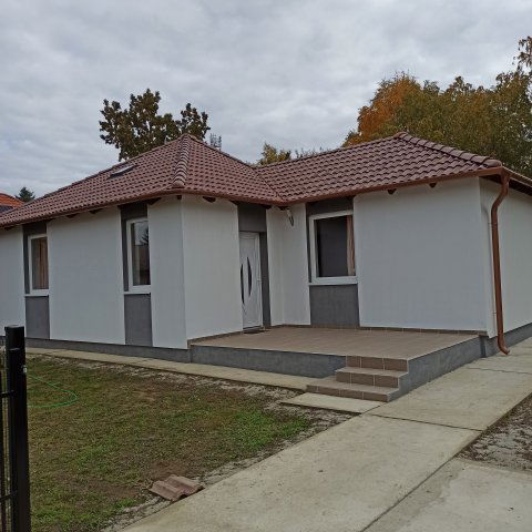Eladó nyaraló, Abádszalókban 40 M Ft, 3 szobás