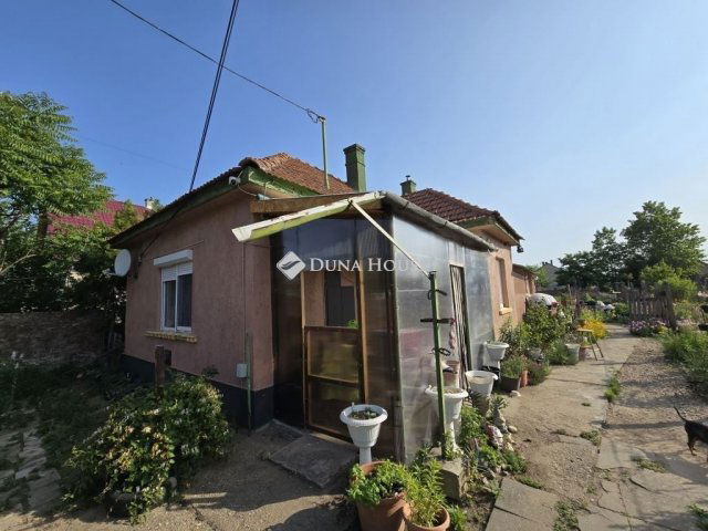 Eladó családi ház, Örkényen 26 M Ft, 2 szobás