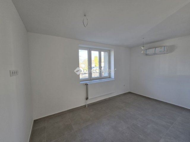 Eladó családi ház, Szabadbattyánban 74.6 M Ft, 4 szobás