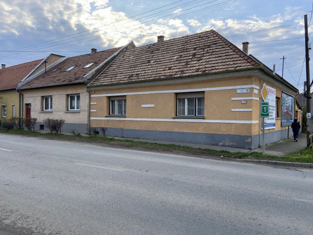 Eladó családi ház, Esztergomban, Szegfű utcában 52.6 M Ft