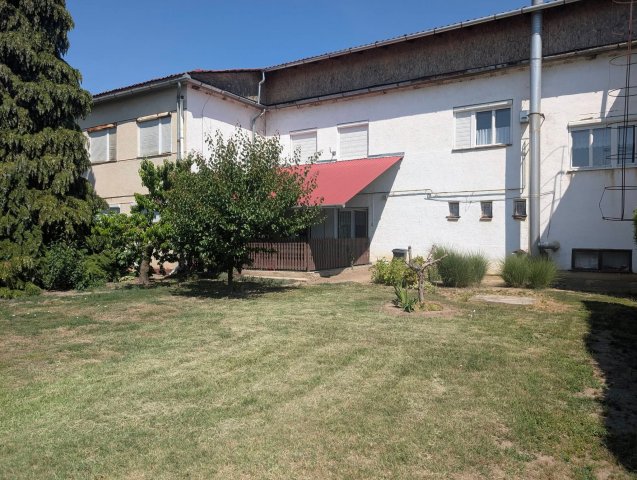 Eladó téglalakás, Szatmárcsekén 43.99 M Ft, 6+2 szobás