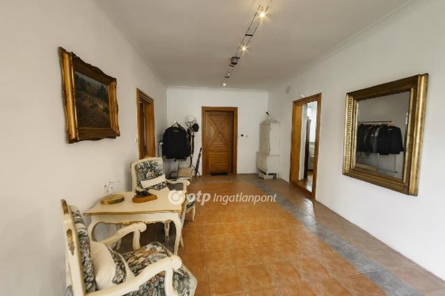 Eladó családi ház, Pilisborosjenőn 249 M Ft, 6+1 szobás