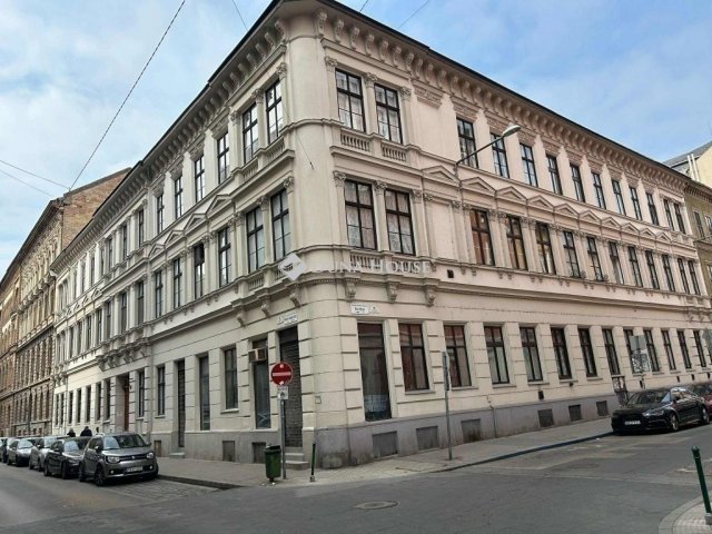 Eladó téglalakás, Budapesten, VIII. kerületben 72.5 M Ft