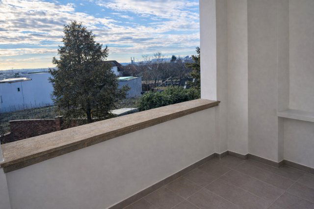 Eladó téglalakás, Pécsett 89.9 M Ft, 4 szobás