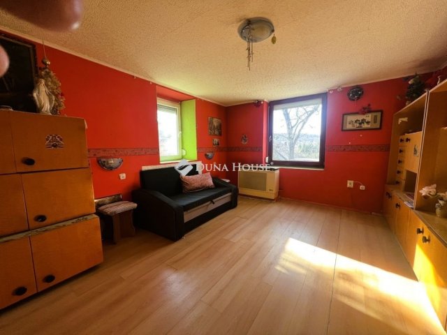 Eladó családi ház, Piliscséven 27.3 M Ft, 1 szobás