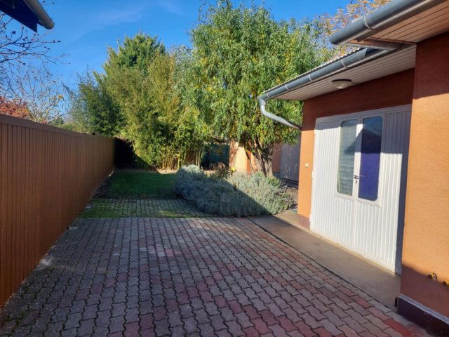 Eladó családi ház, Velencén 49 M Ft, 2 szobás