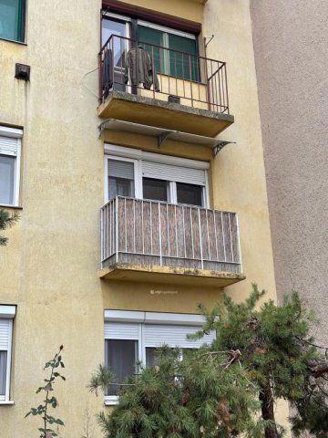 Eladó téglalakás, Gyulán 40.5 M Ft, 2 szobás