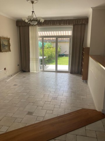 Kiadó sorház, albérlet, Debrecenben 620 E Ft / hó, 5 szobás