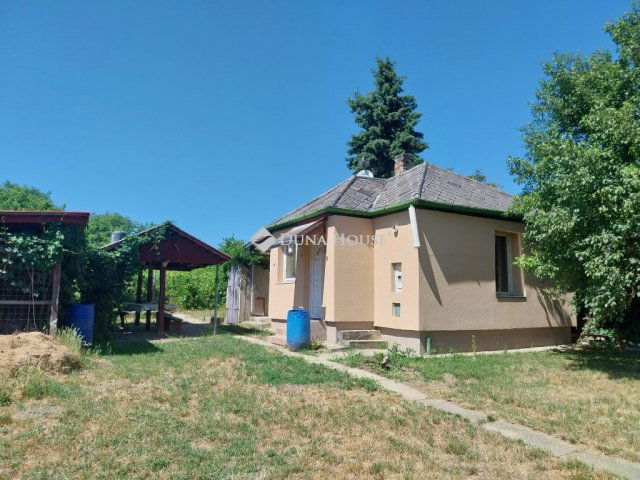 Eladó nyaraló, Vértesszőlősön 19 M Ft, 1 szobás