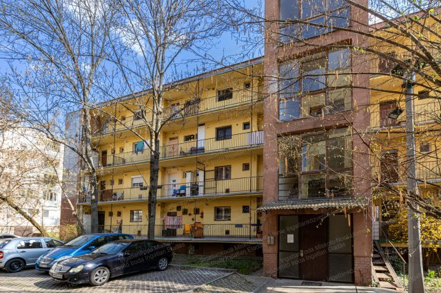 Eladó téglalakás, Miskolcon 31.8 M Ft, 2 szobás