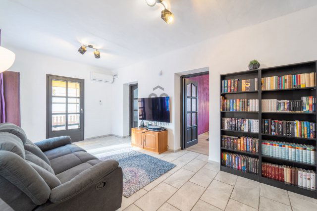 Eladó családi ház, Üllésen 59.9 M Ft, 4 szobás