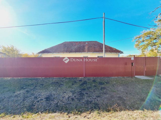 Eladó családi ház, Kétsopronyon 9.99 M Ft, 2 szobás