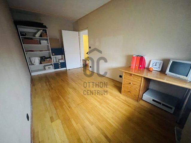 Eladó téglalakás, Szolnokon 44.9 M Ft, 4 szobás