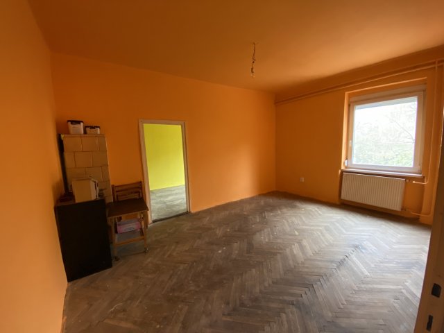Eladó téglalakás, Komlón, Kazinczy Ferenc utcában 9.99 M Ft
