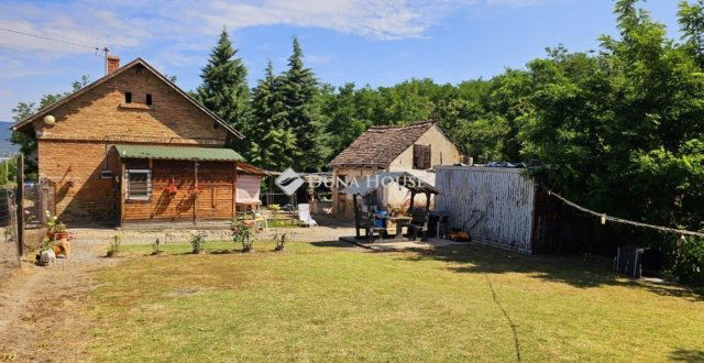 Eladó családi ház, Pellérden 21.99 M Ft, 2 szobás