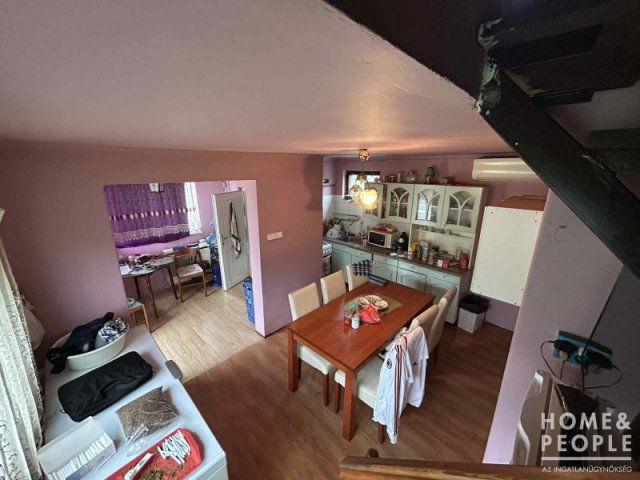 Eladó családi ház, Szegeden 35.9 M Ft, 2 szobás