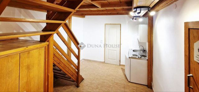 Eladó téglalakás, Budapesten, V. kerületben 39.2 M Ft, 1 szobás