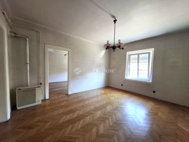 Eladó téglalakás, Budapesten, III. kerületben 102 M Ft, 3 szobás