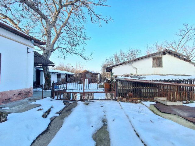 Eladó családi ház, Nagyszénáson 8 M Ft, 2 szobás