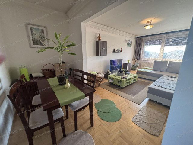 Eladó panellakás, Tatán 56.99 M Ft, 2+1 szobás