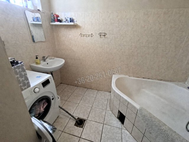Eladó családi ház, Mohácson 32 M Ft, 4 szobás
