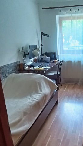 Eladó családi ház, Velencén 98 M Ft, 6+1 szobás