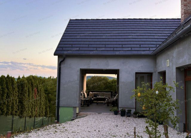 Eladó családi ház, Szentendrén 209 M Ft, 5+1 szobás